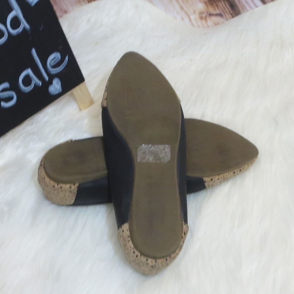 Makers Uniquely Yours *6.5*Cork/Black Flats - Picture 7 of 7